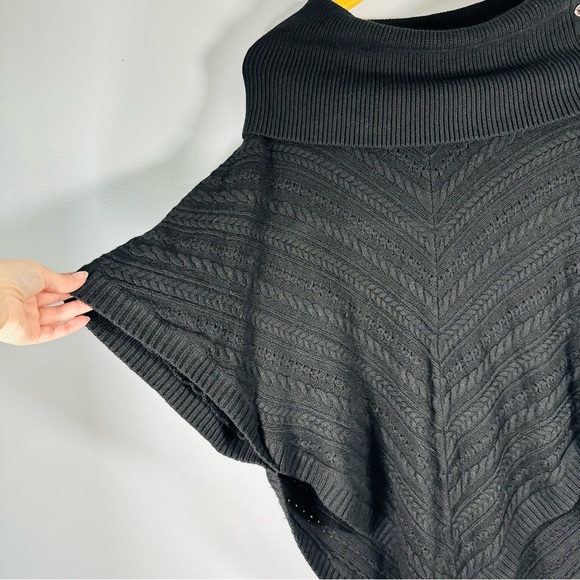 White House Black Market Poncho Knit Silver Button Wool Cowl Neck Open ShawlNWOT - Picture 3 of 7